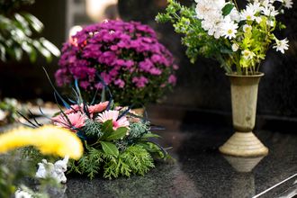 composition florale pour enterrements